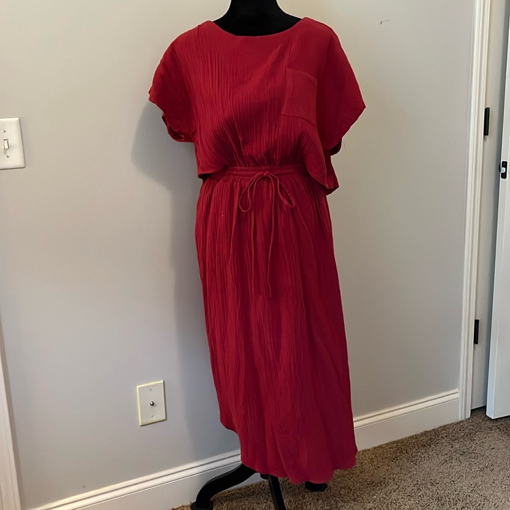Super fun dress with an open back
